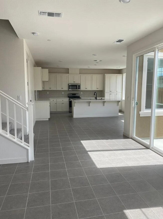 Foto del edificio - 2408 Artisan Way