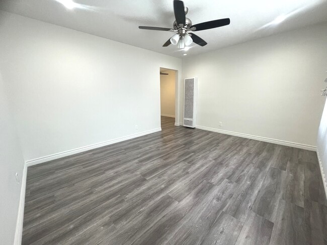 Building Photo - 3757 S Bentley Ave