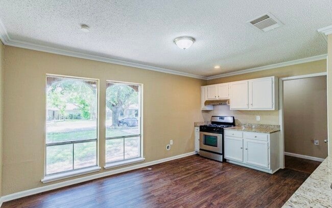 Building Photo - 5822 Moores Creek