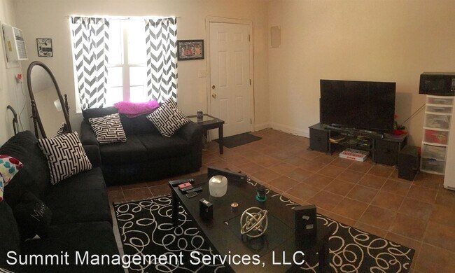 Building Photo - 1 br, 1 bath House - 7 PR 1109