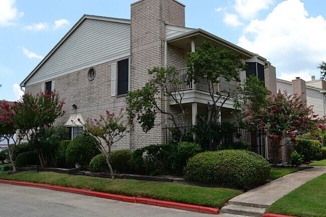 Foto del edificio - 800 Country Pl Dr
