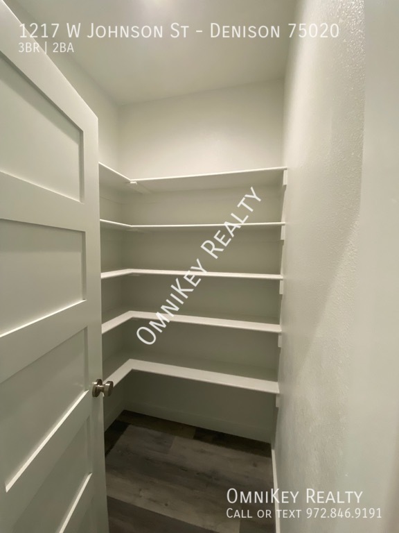 Foto del edificio - 1217 W Johnson St