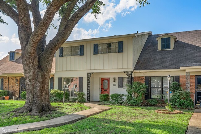 Foto del edificio - Beautiful Townhouse in South Shreveport