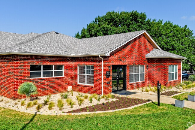 Leasing Office - The Ranch at Frisco Apartments