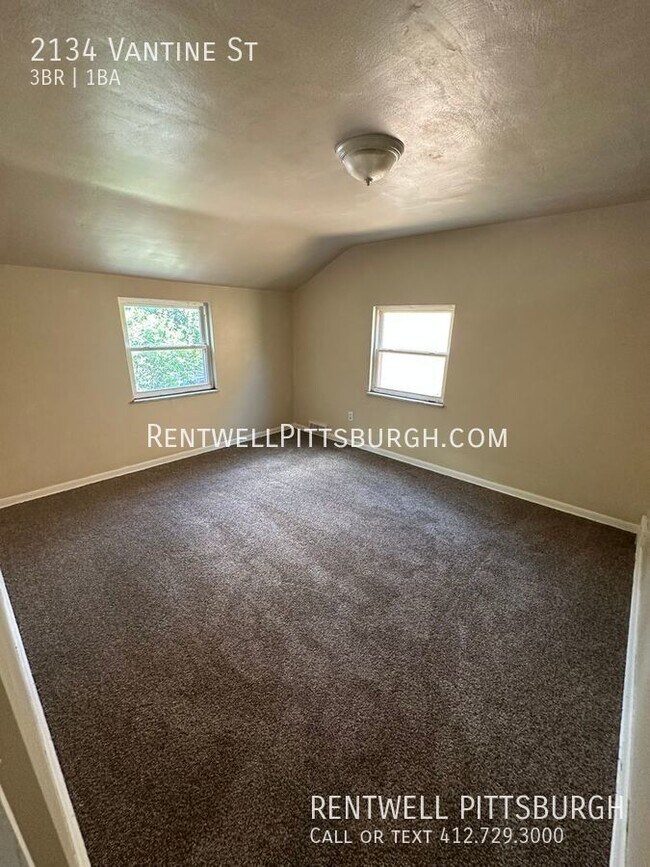 Foto del edificio - 3 Bedroom Home in Wilkinsburg