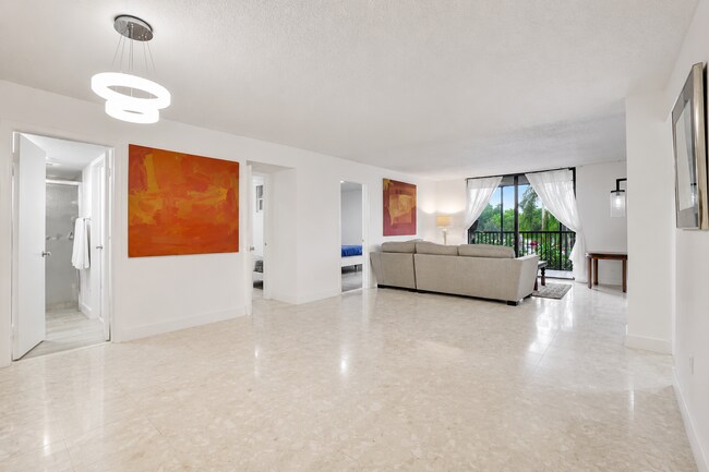 Foto del edificio - 900 NE 195th St