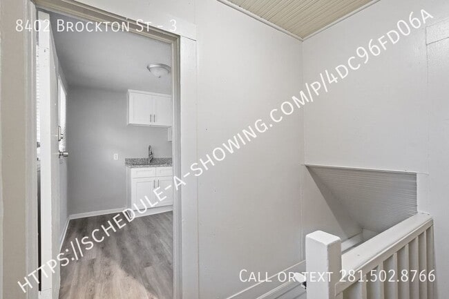 Foto del edificio - 8402 Brockton St