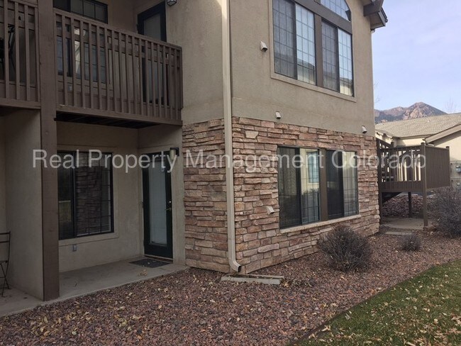 Building Photo - 2137 Denton Grv