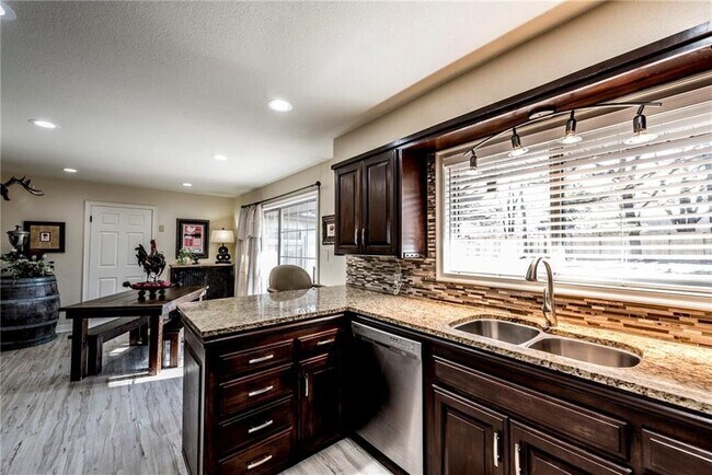 Foto del edificio - 3252 N Old Wire Rd