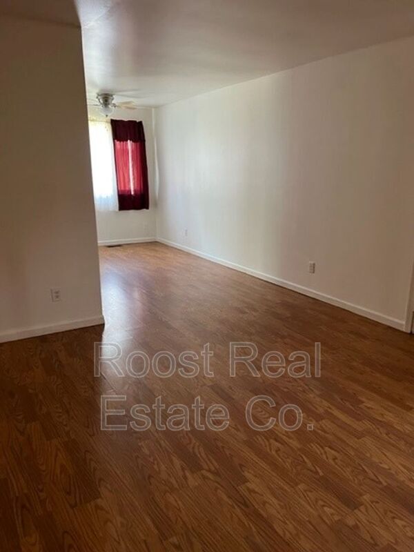 Foto del edificio - 2408-2414 Red Coach Dr