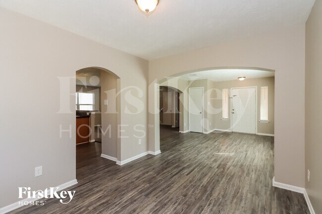 Building Photo - 20715 Sycamore Wood Dr