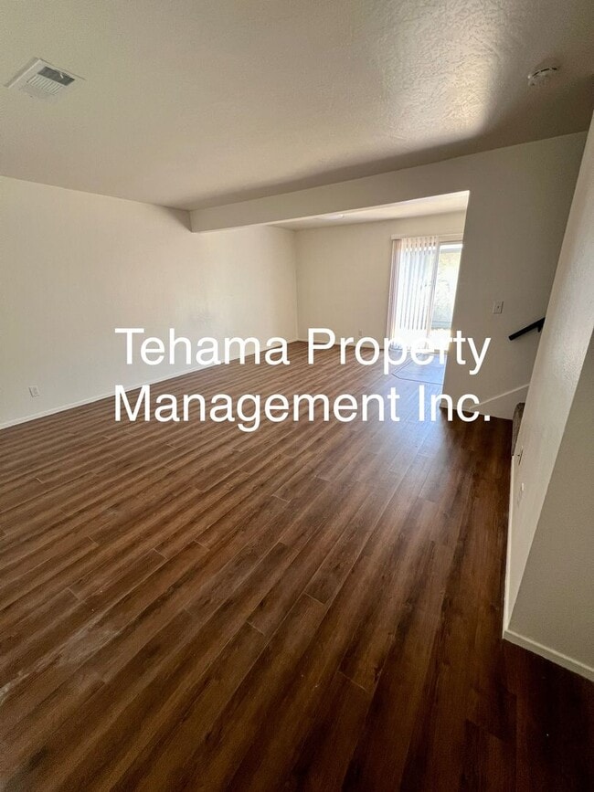 Building Photo - Lease Listing for Charming Condo Complex i...