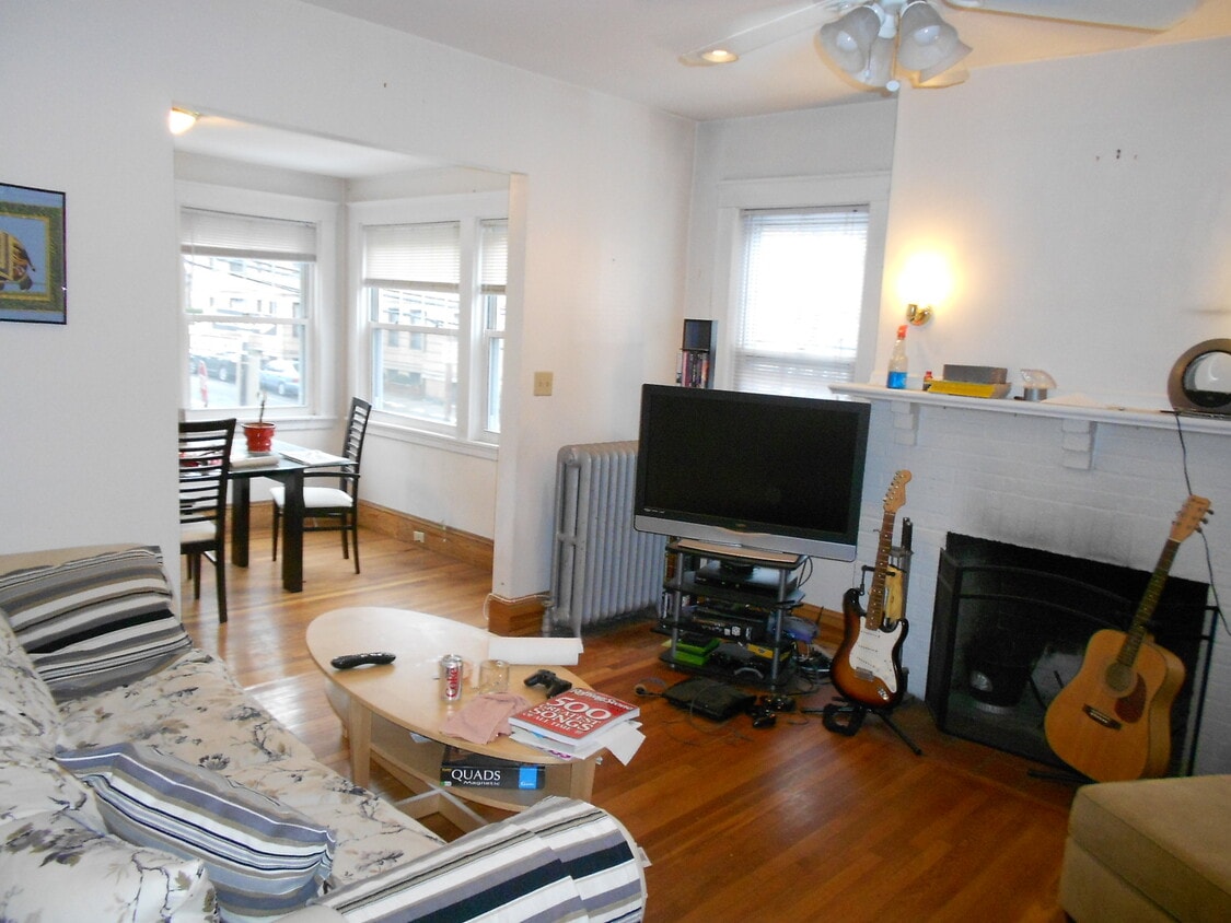 Primary Photo - 110 Winchester St