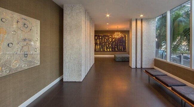 Foto del edificio - 2100 Park Ave