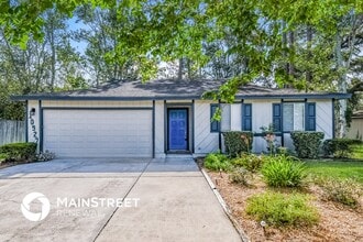 Building Photo - 10927 Horse Track Dr E