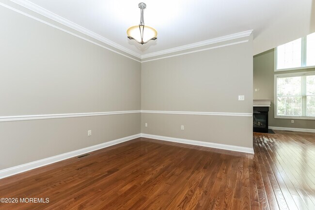 Building Photo - 18 Deepwater Cir