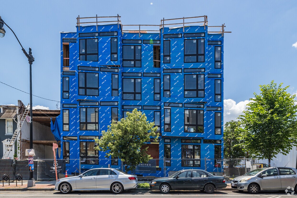 Front exterior - Bravo on Kennedy