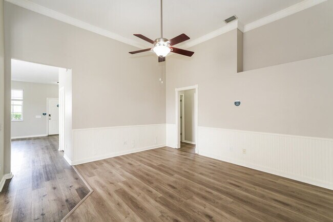 Foto del edificio - 18201 Hollyhills Way