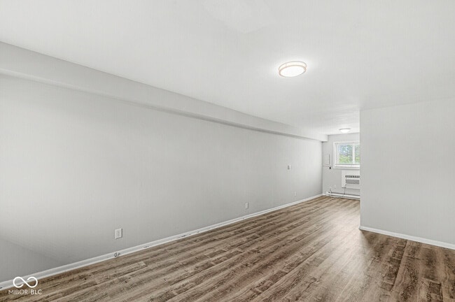 Building Photo - 10291 Medallion Dr