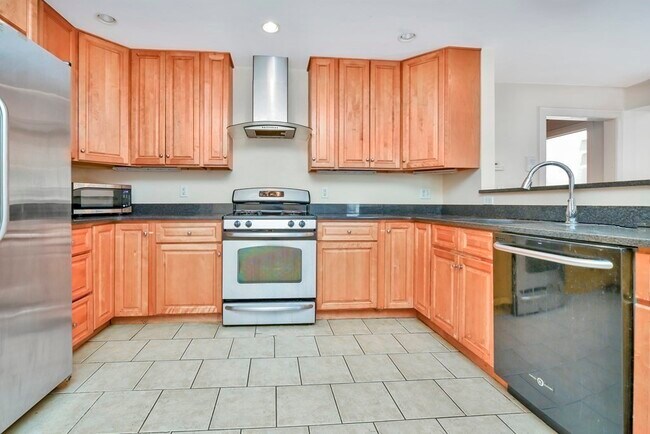 Foto del edificio - 87-87 Fairmount Ave