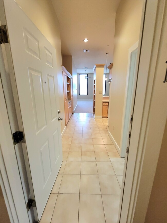 Building Photo - 2315 Harborside Dr