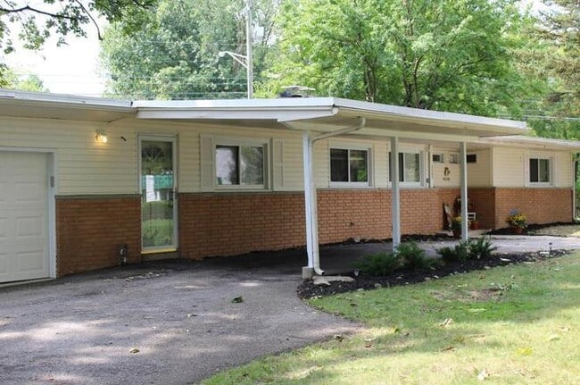 Foto del edificio - 2505 Maplewood Dr