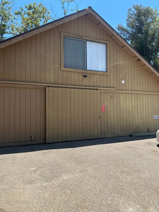 Foto del edificio - Rancho Serena Community Association - Barn