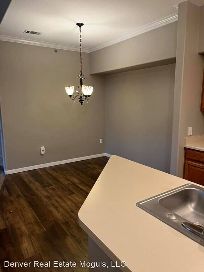 Foto del edificio - 2 br, 2 bath House - 6009 Castlegate Drive...