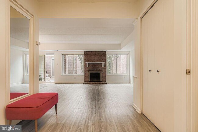 Foto del edificio - 4 Oakridge Ct