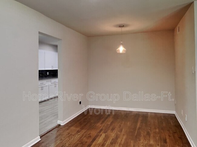 Foto del edificio - 2968 Phyllis Ln