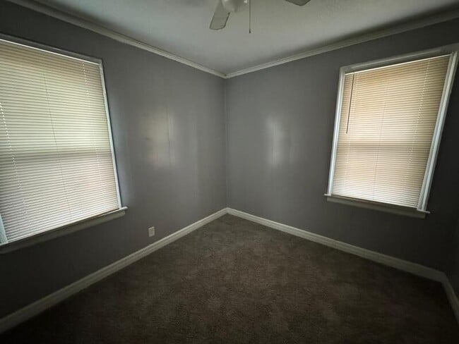 Foto del edificio - 14834 Sussex St