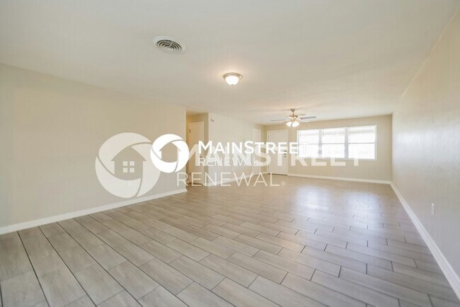 Building Photo - 3 Bedroom Pet-Friendly Home in Fort Myers,...