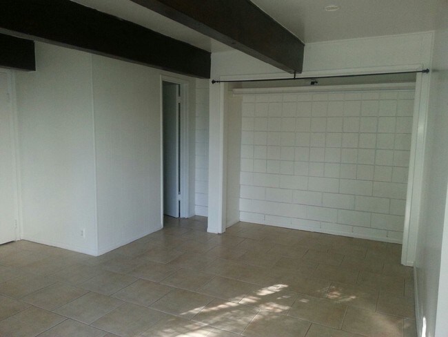 Building Photo - 548 Sturtevant Dr
