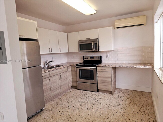 Foto del edificio - 1736 SW 3rd St