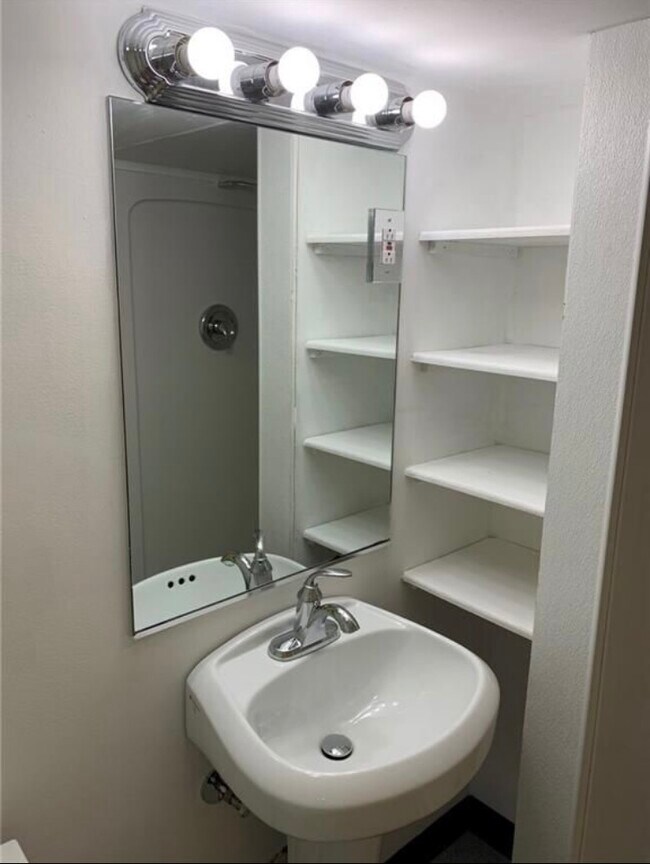 Foto del edificio - 307 Polk Ave