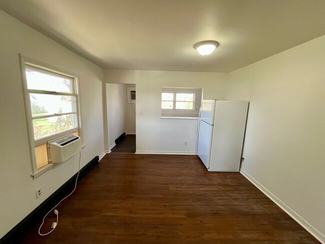 Building Photo - 17-17A E Washington St