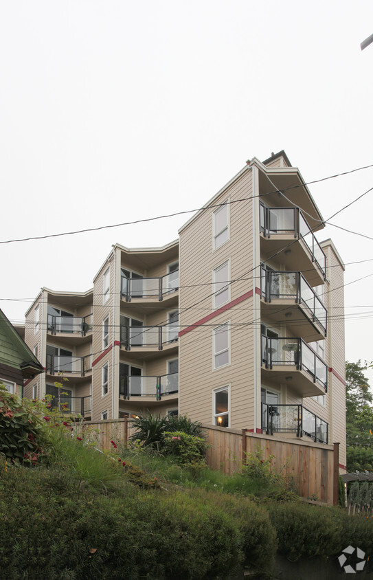 Building Photo - Summit Tower Apartments