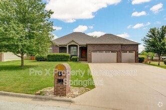 Building Photo - 527 Quail Run