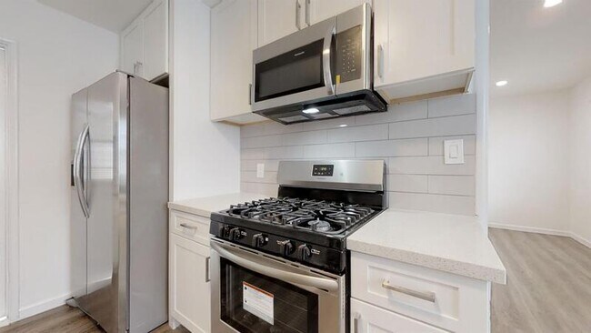 Photo - 7110 1/2-7012 Flight Ave Apartment