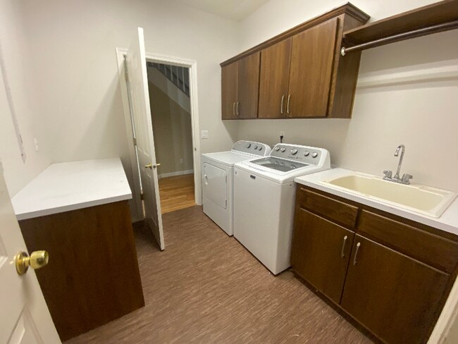 Building Photo - 3551 Coeur D Alene Dr