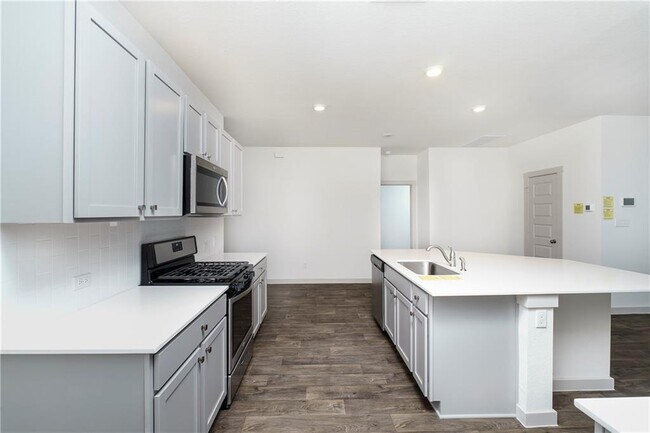 Foto del edificio - 128 Big Sandy Creek Dr