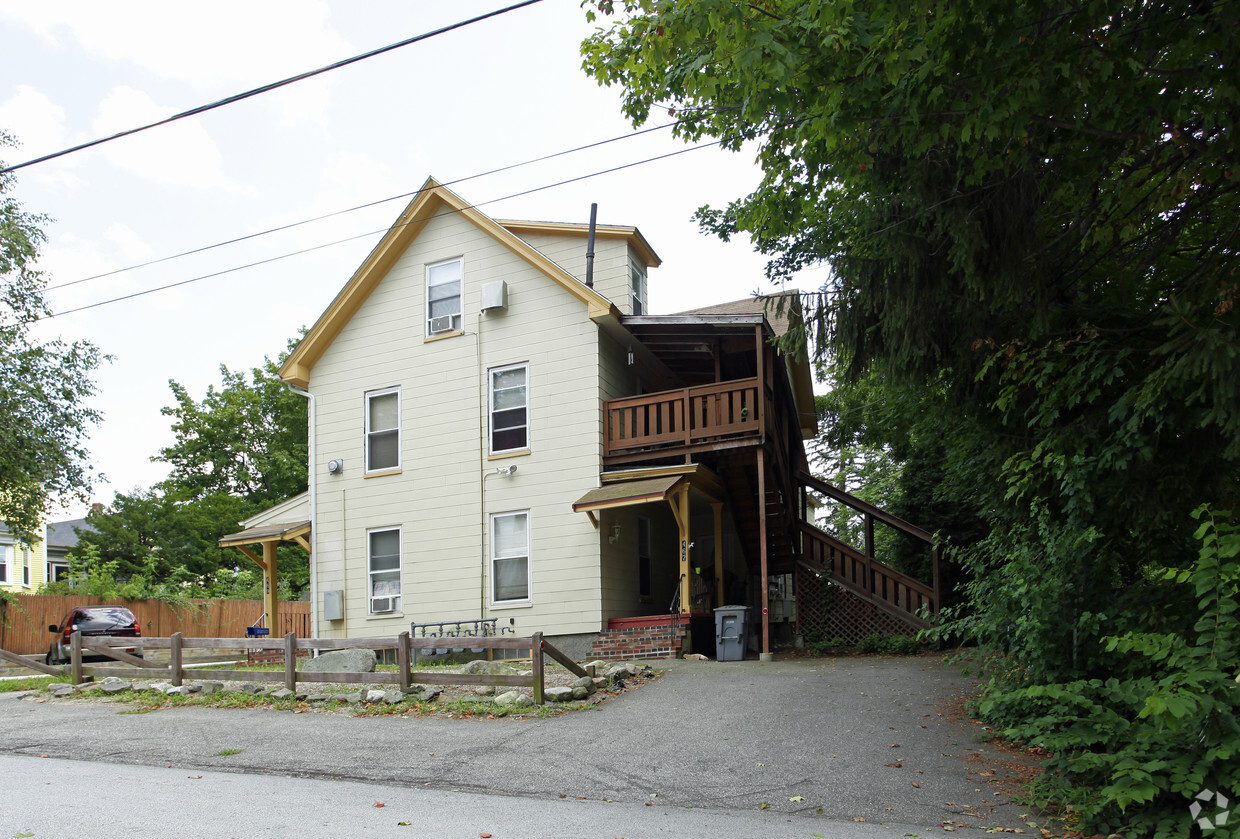 Building Photo - 467 Amherst St