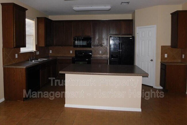 Building Photo - 2601 Moose Hide Dr