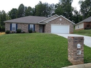 Building Photo - 637 Marston Ln