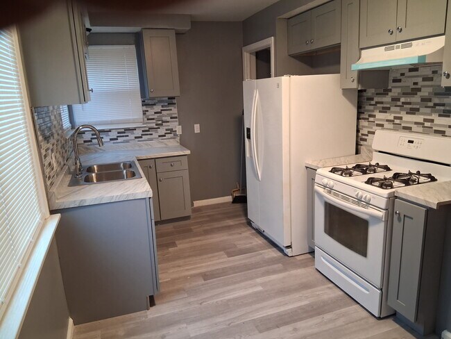 Building Photo - 7550 Memorial St