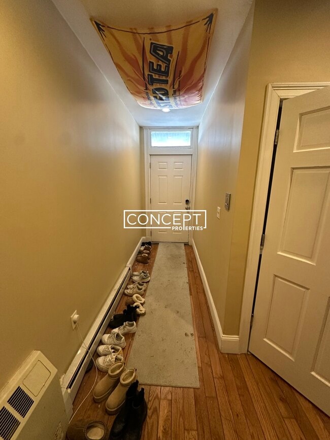 Foto del edificio - 44A Hillside St. Unit 1