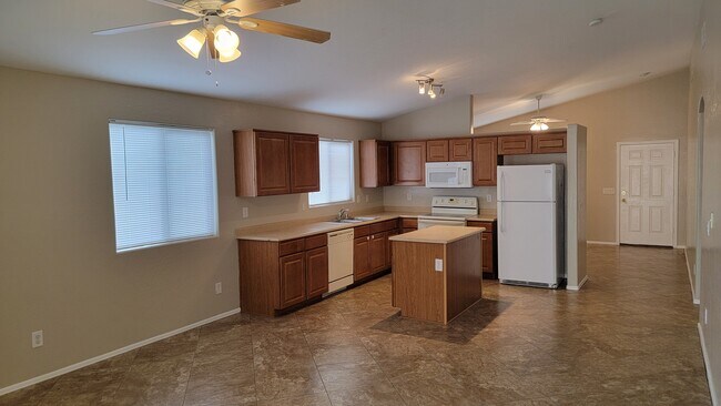 Foto del edificio - 11311 N 153rd Dr