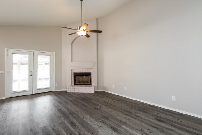 Foto del edificio - 4243 E Balsam Ave