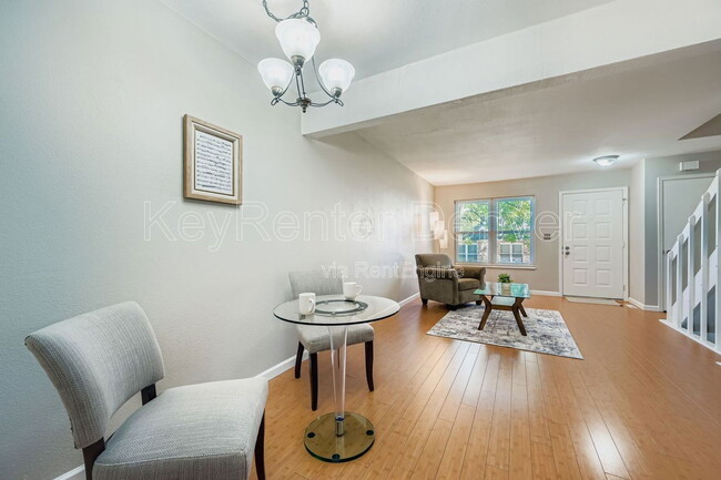 Building Photo - 1482 S Pierson St