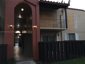 Building Photo - 10740 N Kendall Dr